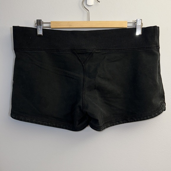 Lululemon Studio Short - Picture 4 of 8